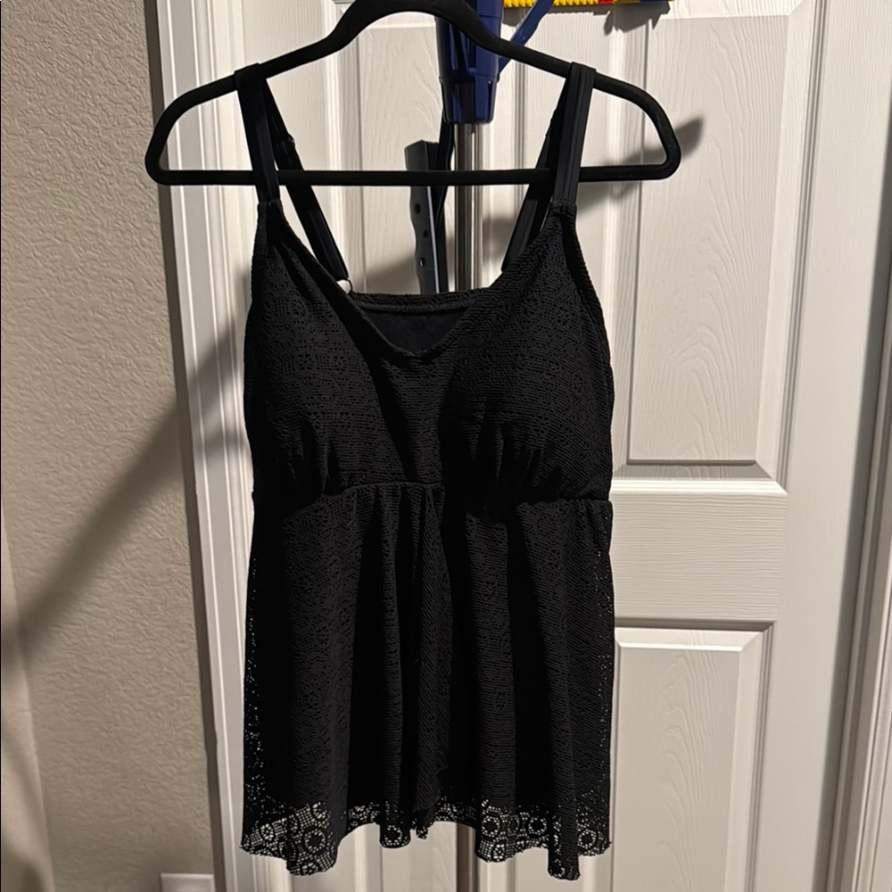 Croft&Barrow Elegant Black Lace Women's Tahiti swim top. Size 22W